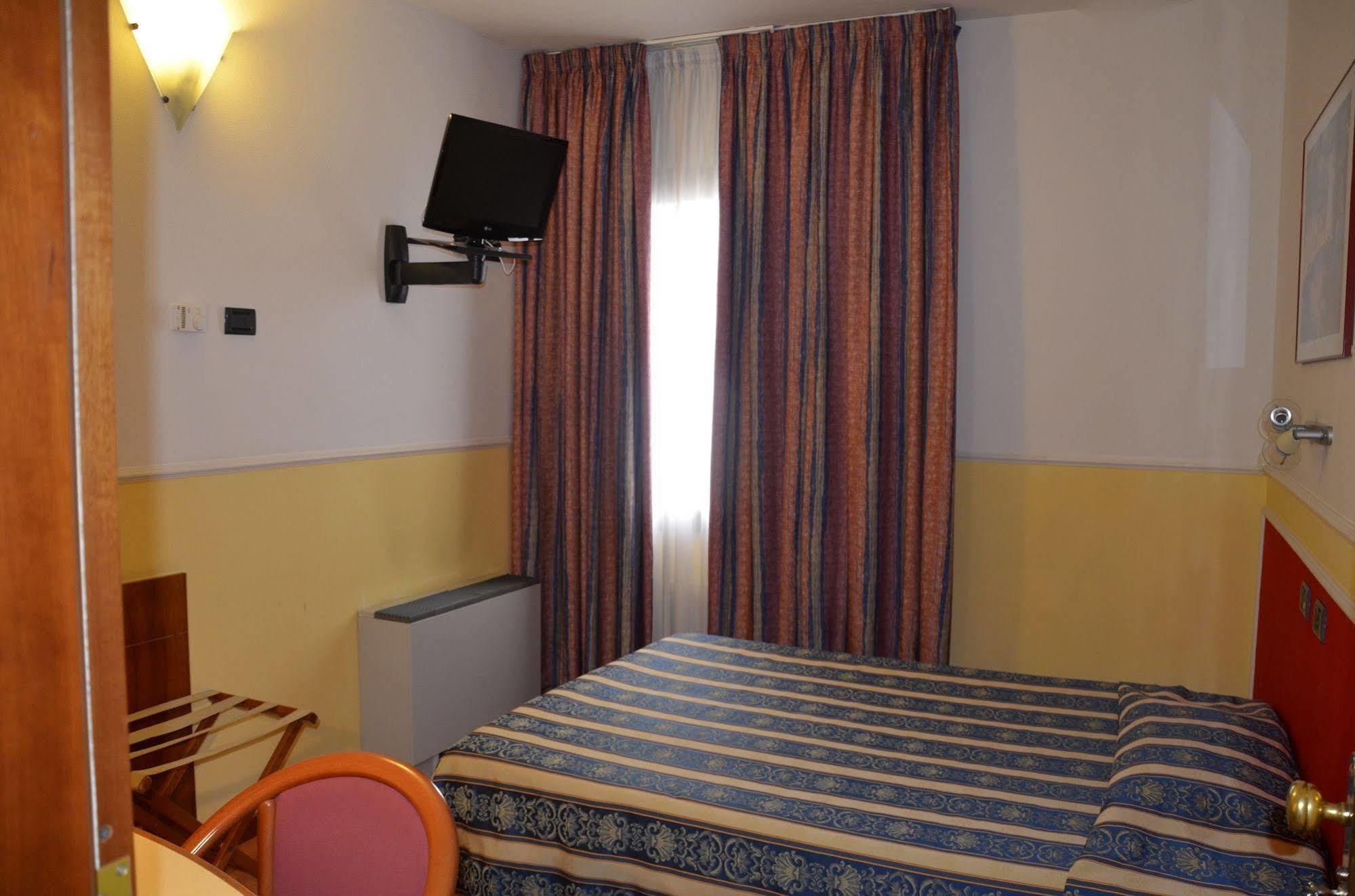 Hotel Alexander Fiorano Modenese Exterior foto